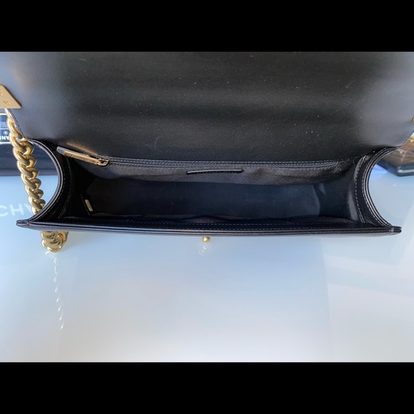 SOLD❌Authentic Chanel New Medium Boy Bag - Picture 9 of 11